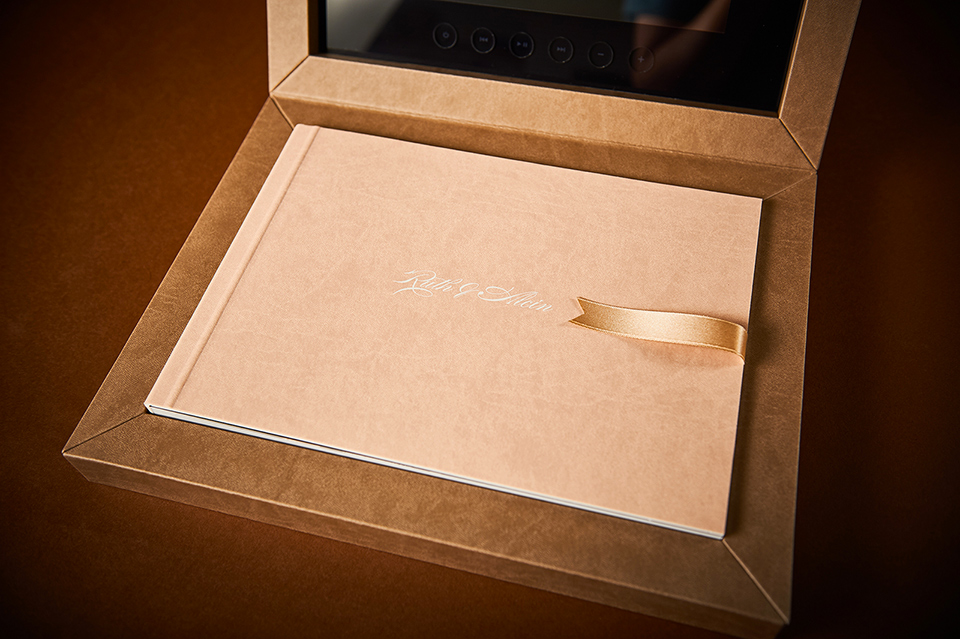 custom luxury wedding album with video display in pink and brown custom luxury wedding album with video display in pink and brown